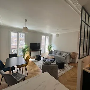 Apartament De, Paryż